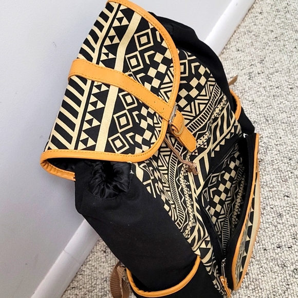 Backpack - Picture 6 of 6